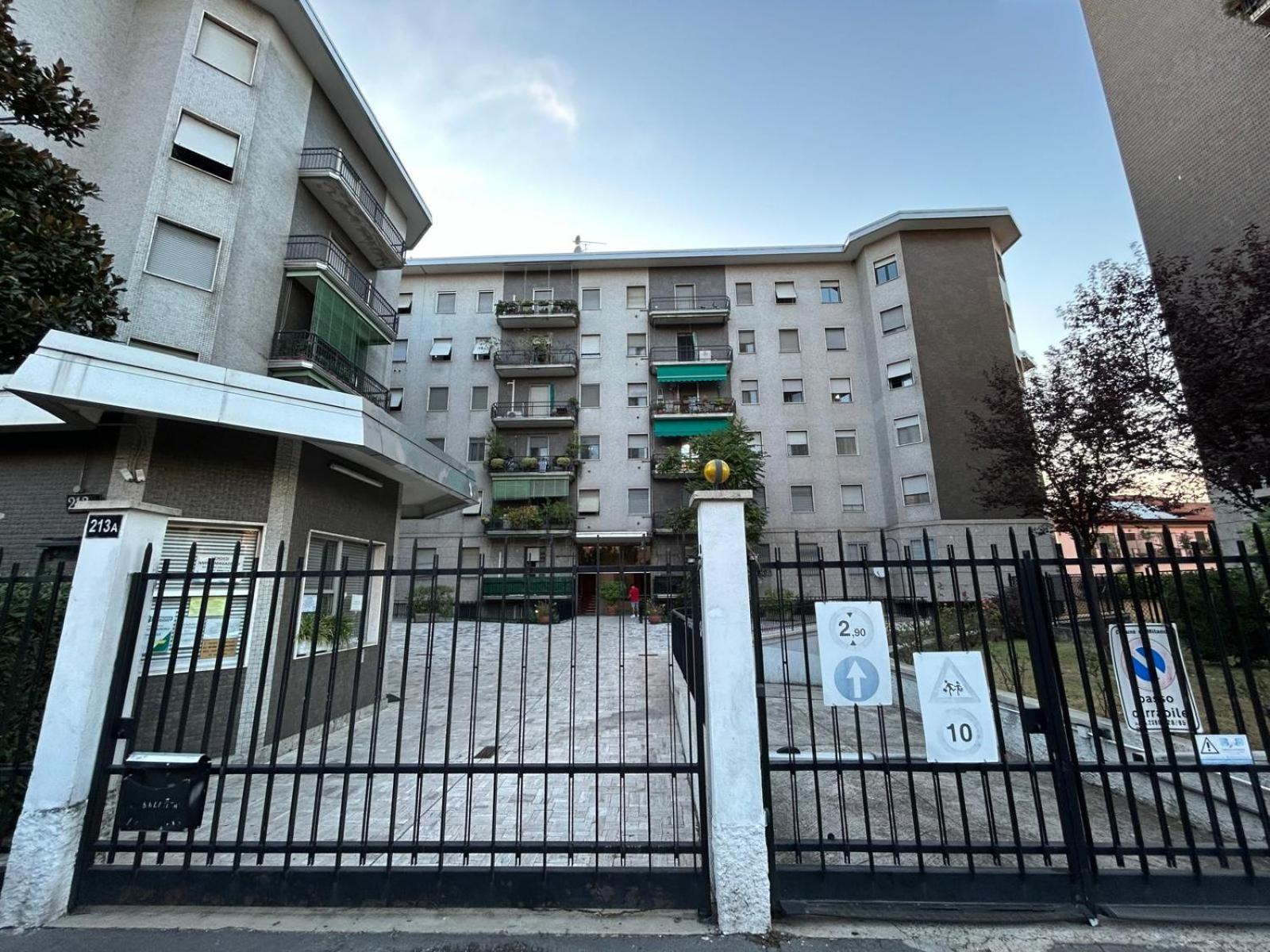 Your Home In Milan - Elegant & Comfortable Stay Exterior photo